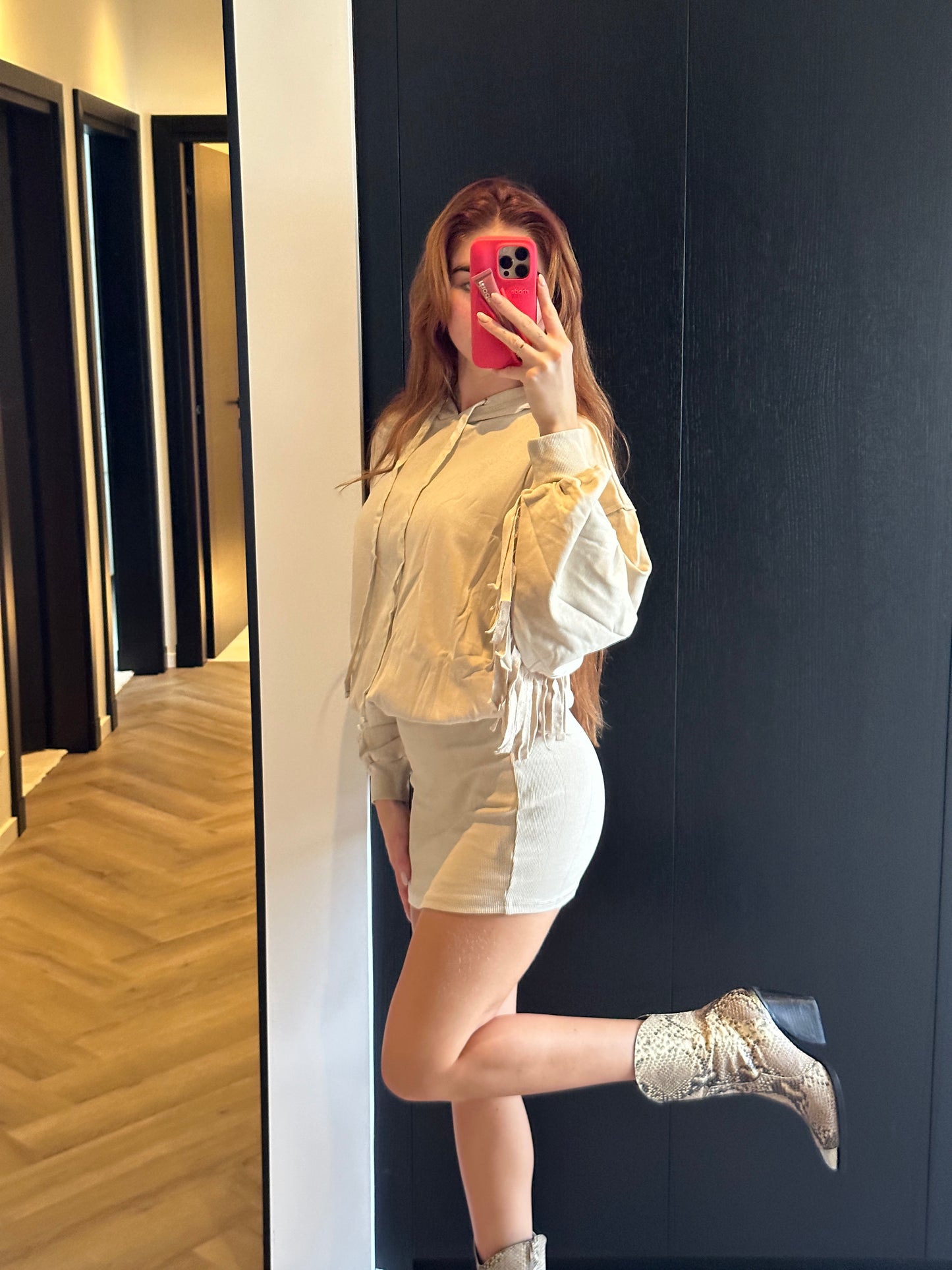 Mini-jurk met capuchon en franjes beige