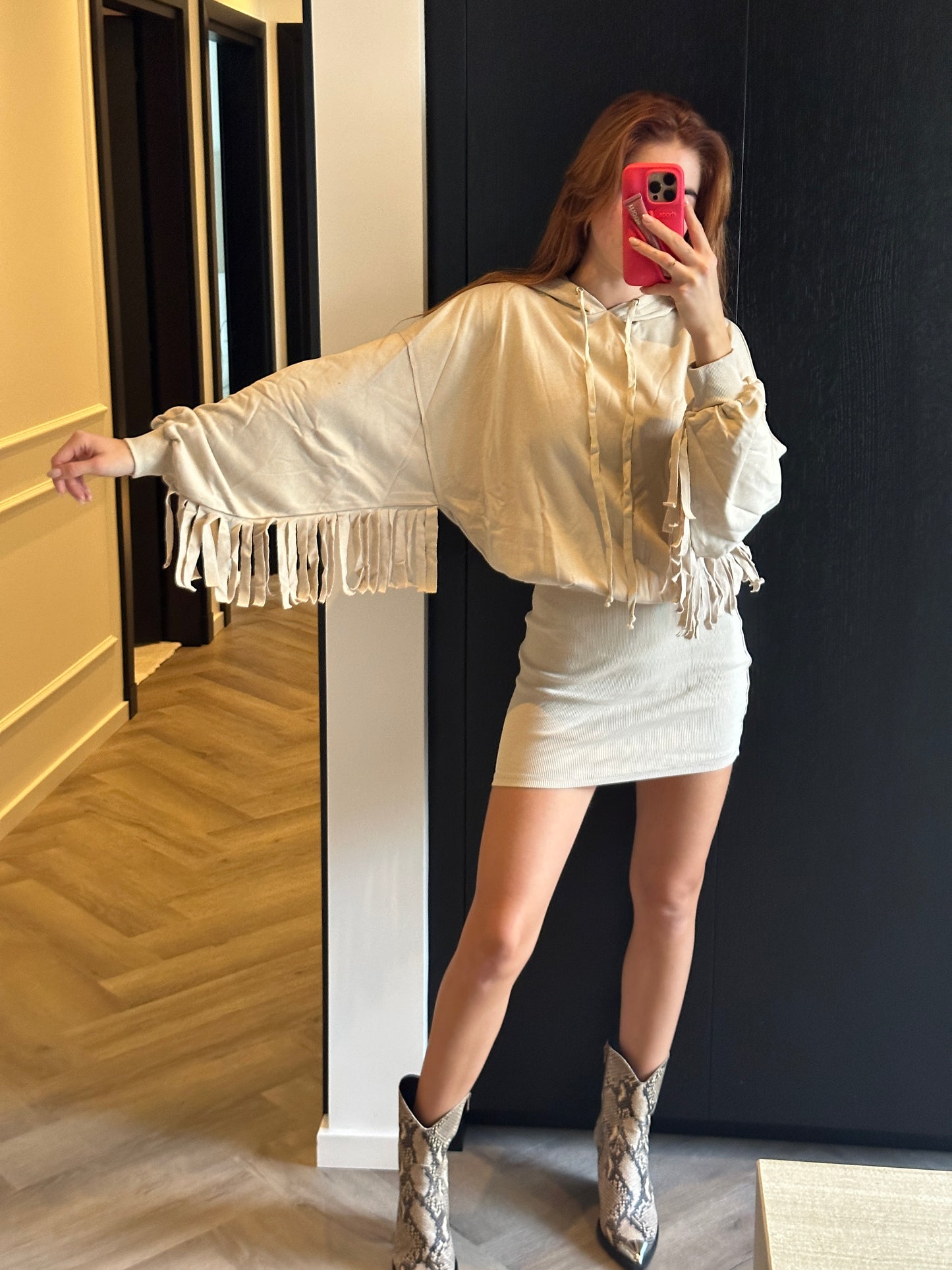 Mini-jurk met capuchon en franjes beige