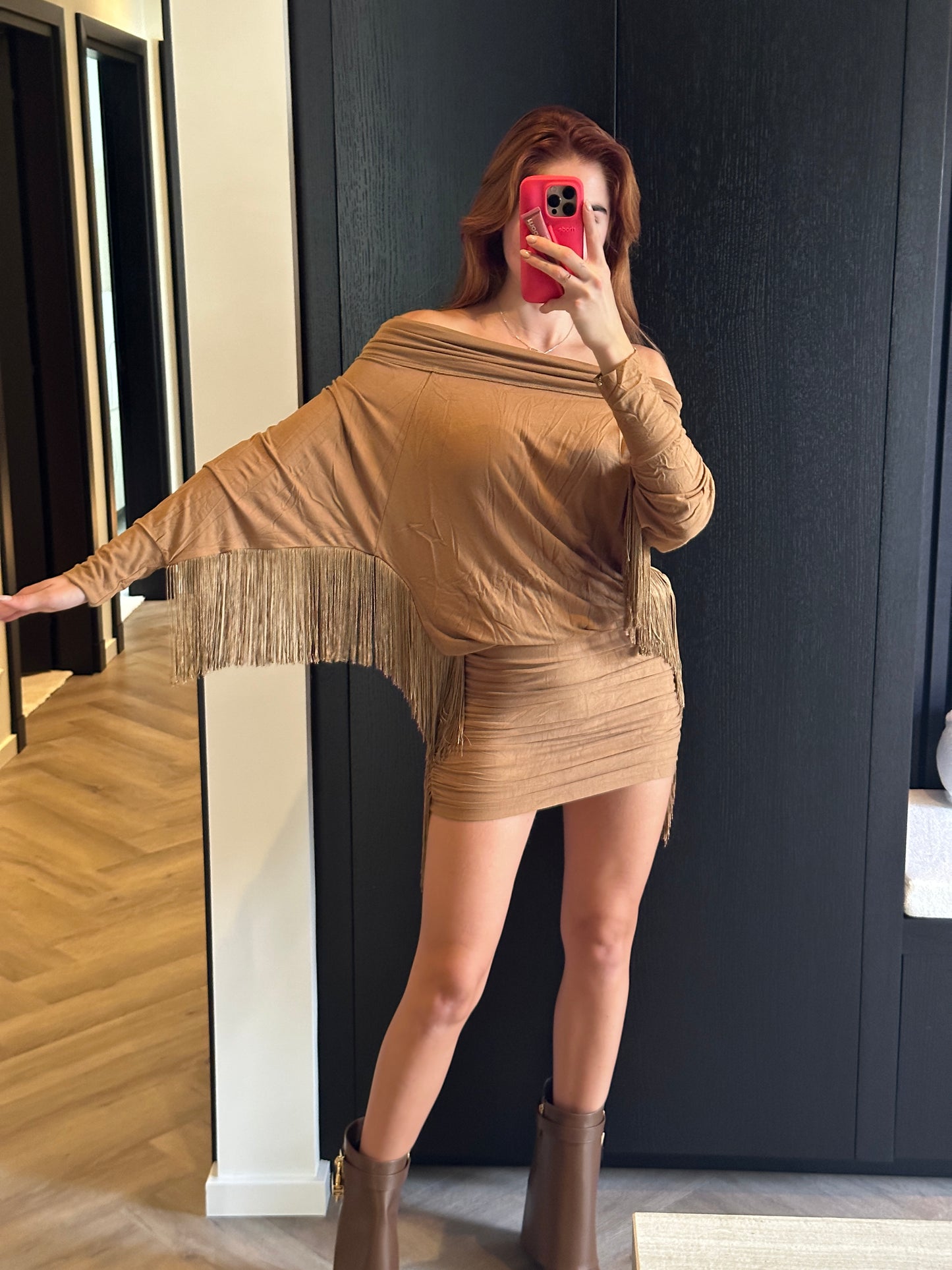 Off-shoulder mini jurk met franjes