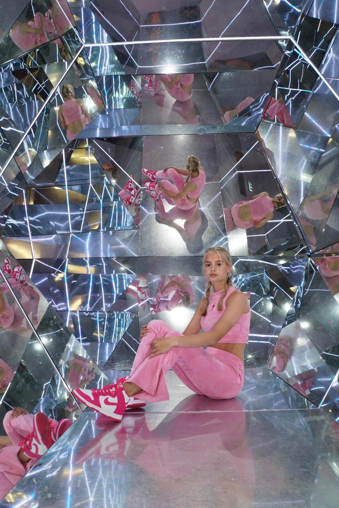 Crop top and flared pants pink